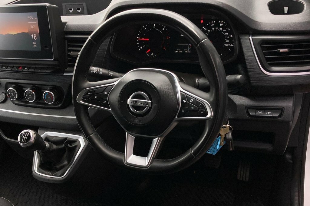 Nissan Primastar 2L Visia White #13