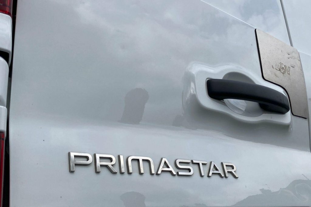 Nissan Primastar 2L Visia White #33