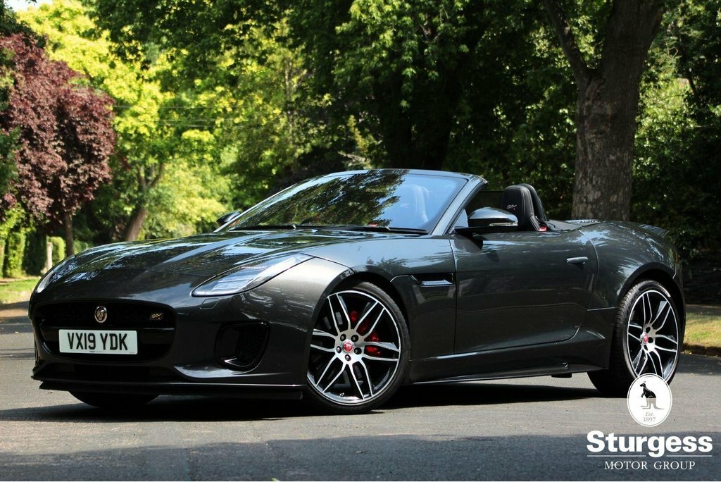 Jaguar F-Type 2L Chequered Flag Grey