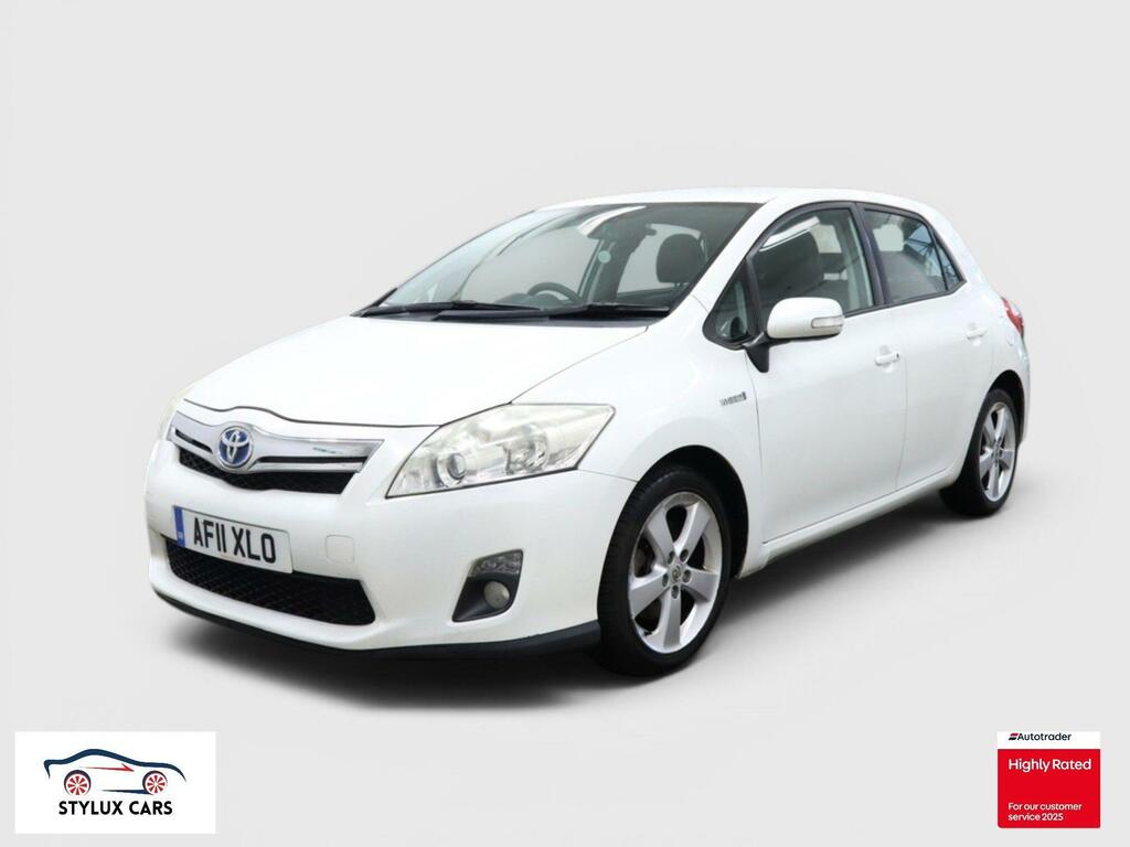 Toyota Auris T Spirit White #2