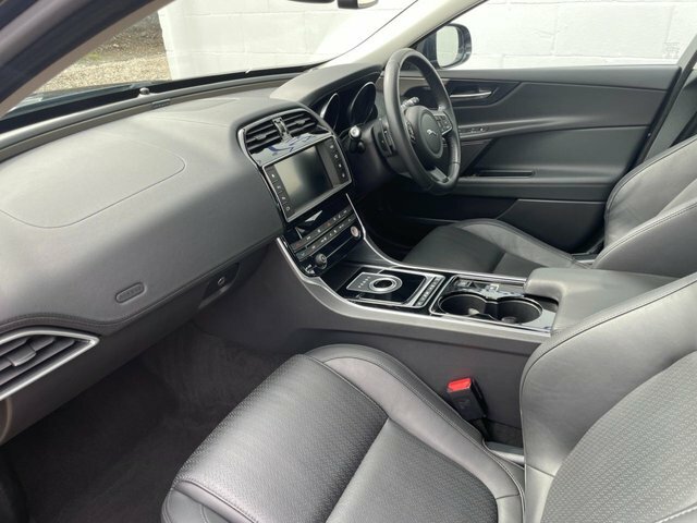 Jaguar XE 2.0D Portfolio Saloon AK16RLY Blue #3