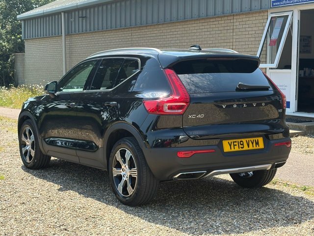 Volvo XC40 2.0 T4 Inscription Suv YF19VYM Black #2