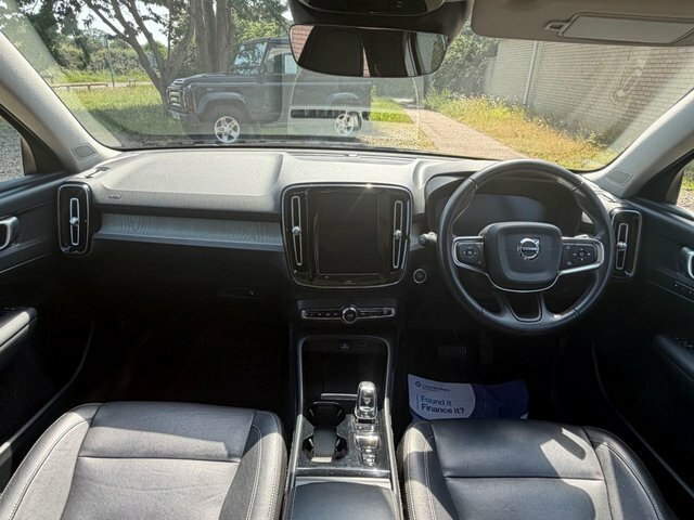 Volvo XC40 2.0 T4 Inscription Suv YF19VYM Black #4