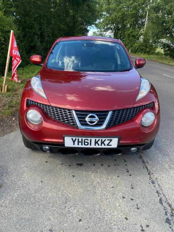 Nissan Juke 1.6 Dig-t Tekna 2011 YH61KKZ Red #2