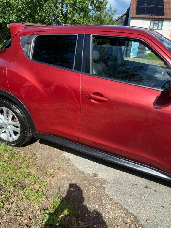 Nissan Juke 1.6 Dig-t Tekna 2011 YH61KKZ Red #5