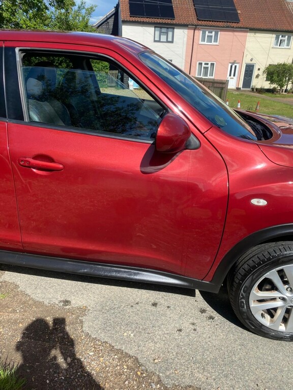 Nissan Juke 1.6 Dig-t Tekna 2011 YH61KKZ Red #4