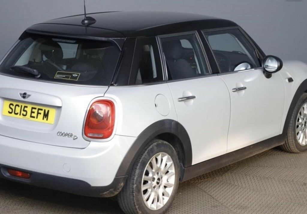 Mini Hatch 1.5 5-Door Hatch Cooper D 2015 Silver #2