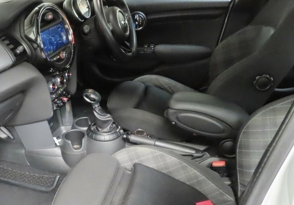 Mini Hatch 1.5 5-Door Hatch Cooper D 2015 Silver #3