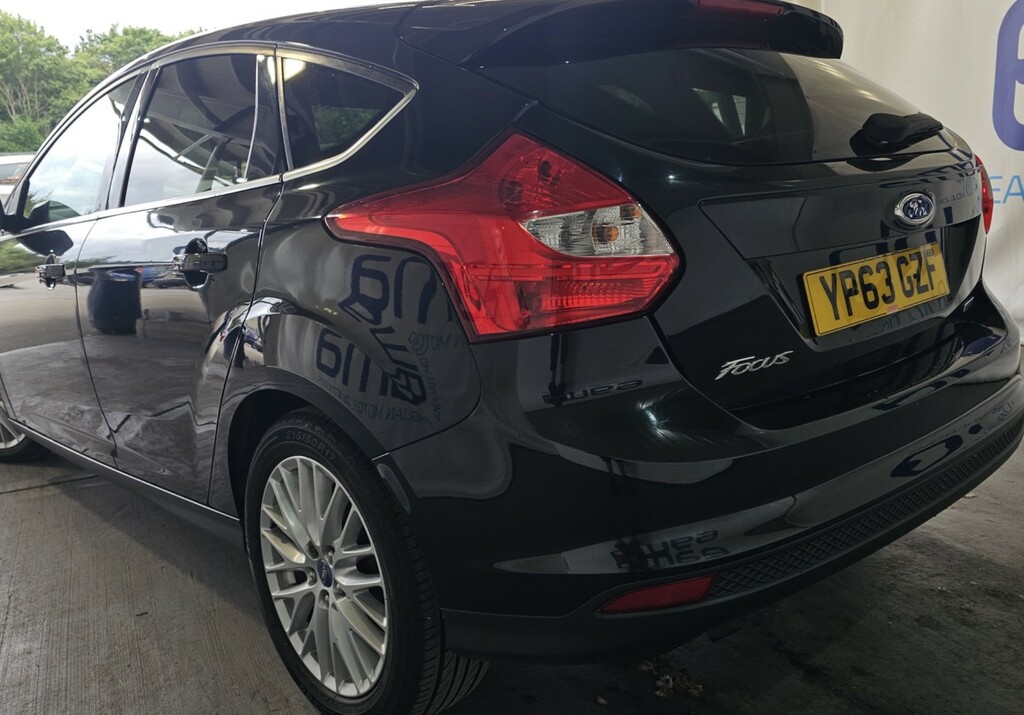 Ford Focus 1.0 T Ecoboost Zetec 2013 Black #2