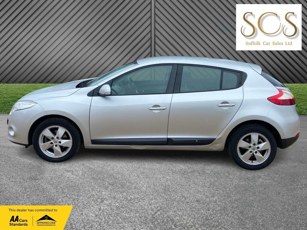 Renault Megane 1.6 16V Dynamique Tomtom Silver #4