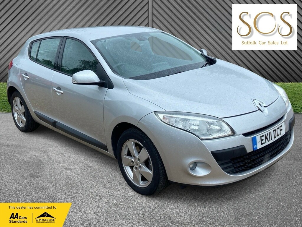 Renault Megane Hatchback 1.6 16V Dynamique Tomtom 201111 Silver
