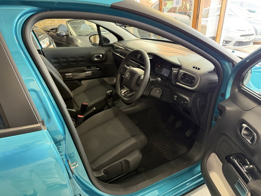 Citroen C3 1.2 Puretech Shine Plus Red #16