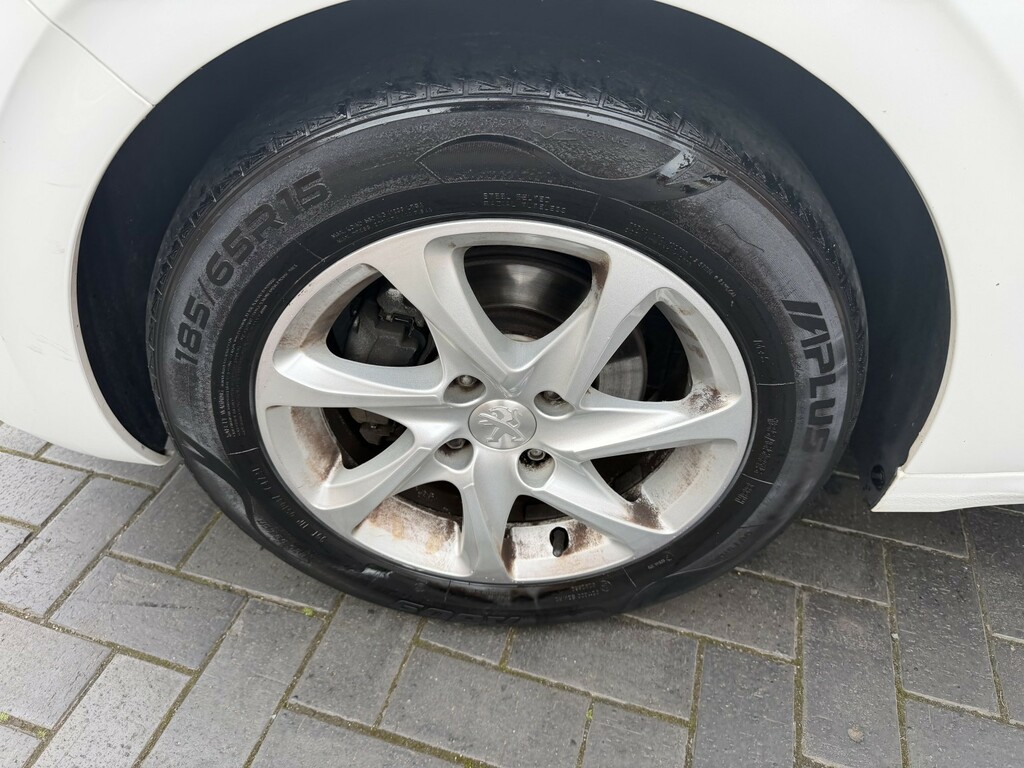Peugeot 208 1.2 Puretech Active White #4