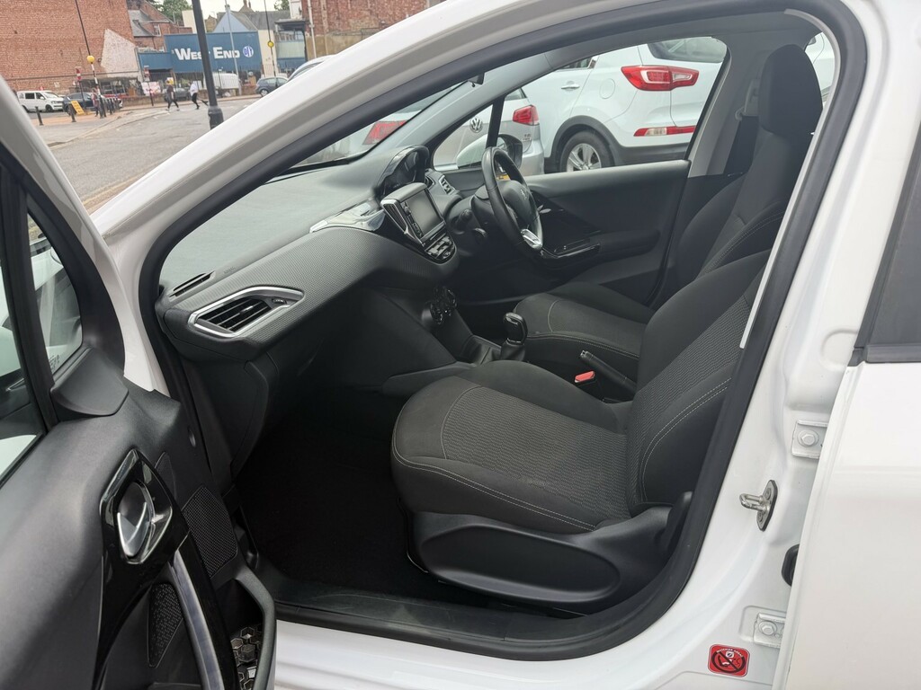 Peugeot 208 1.2 Puretech Active White #6