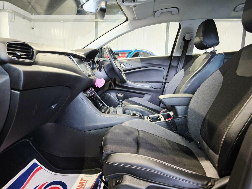 Vauxhall Grandland X 1.5 Turbo D Tech Line Nav Red #17