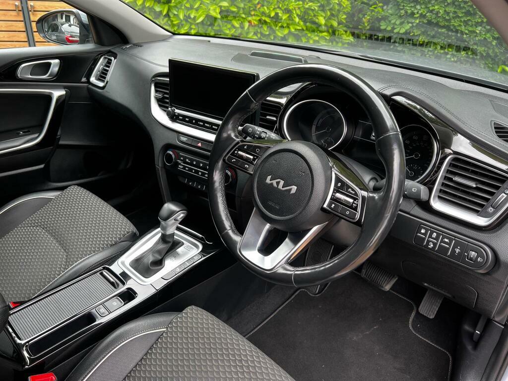 Kia Xceed 2 Silver #10