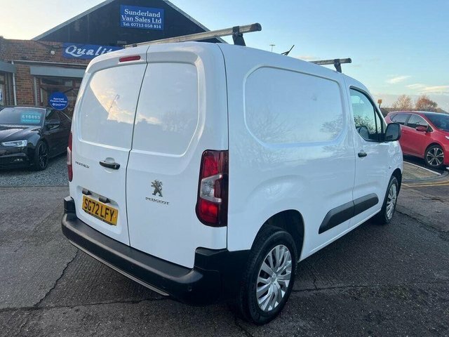 Peugeot Partner Bluehdi 1000 Professional Premium SG72LFY White #3