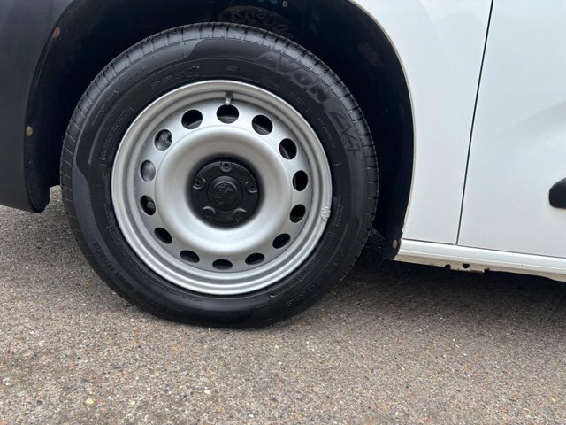 Vauxhall Combo Turbo D 2300 Edition White #6