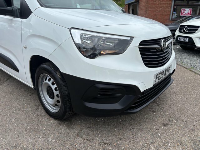 Vauxhall Combo Turbo D 2300 Edition White #2