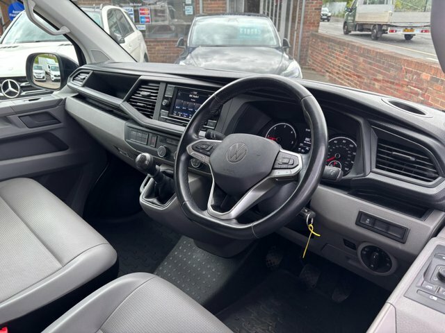 Volkswagen Transporter 2.0 Tdi 110 Highline Van Blue #14