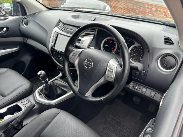 Nissan Navara Double Cab Pick Up Yellow #11