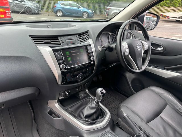 Nissan Navara Double Cab Pick Up Yellow #28
