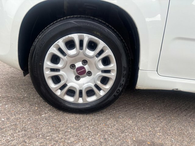 Fiat Panda 1.2 Lounge 69 Bhp White #8