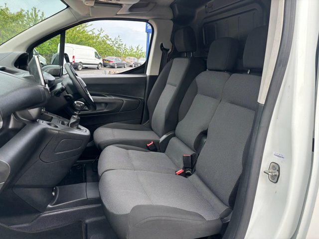 Peugeot Partner Professional Premium White #19