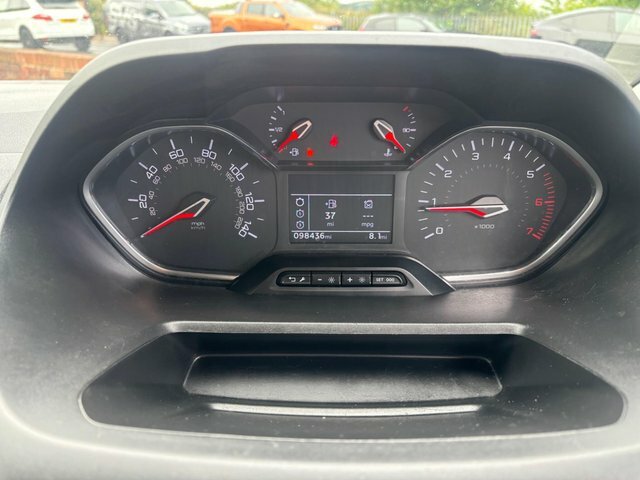 Peugeot Partner Professional Premium White #17