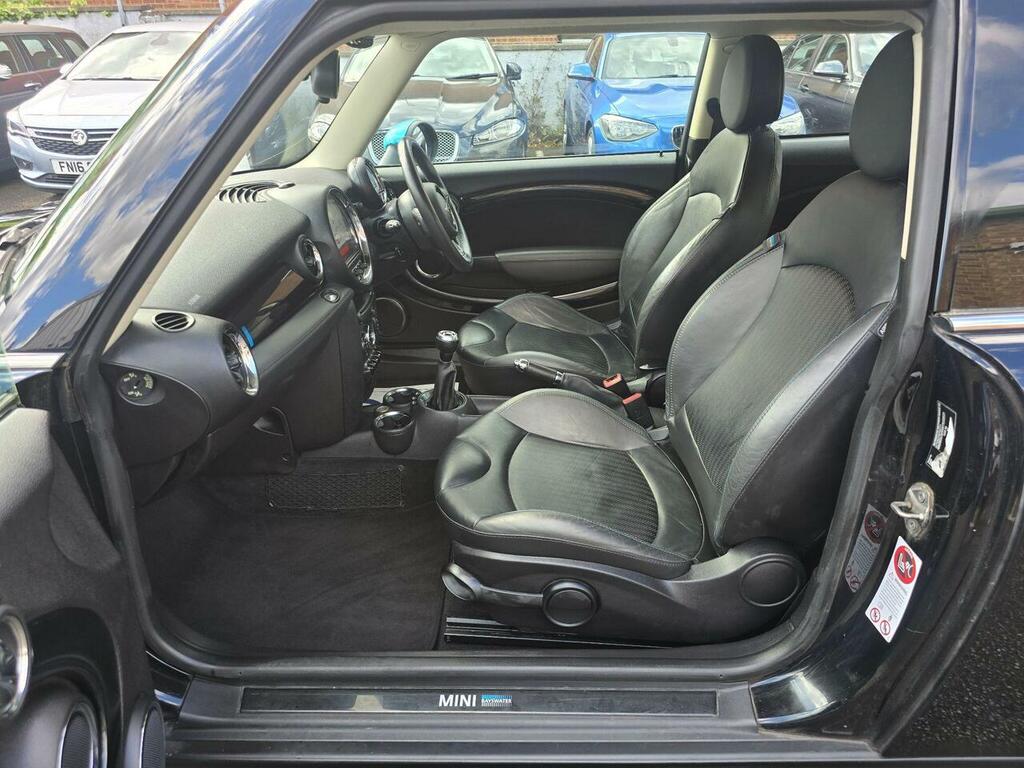 Mini Hatch 1.6 One Baker Street Euro 6 Black #33
