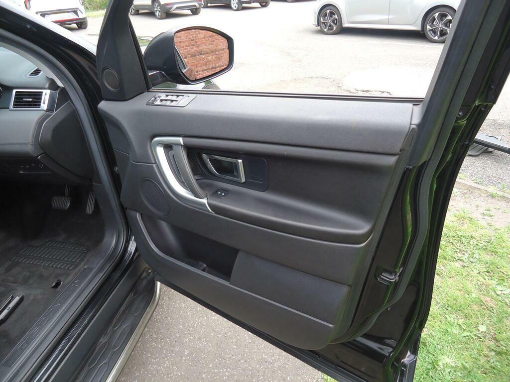 Land Rover Discovery Sport Se Tech Black #36