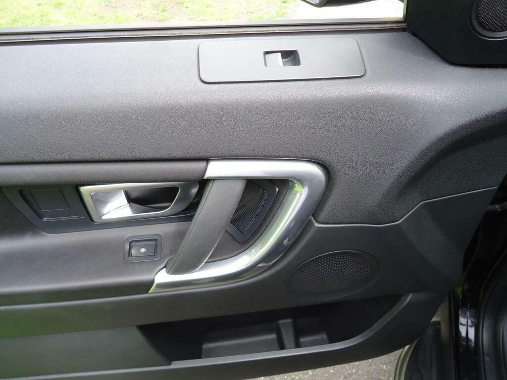 Land Rover Discovery Sport Se Tech Black #41