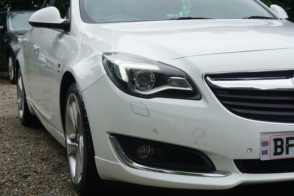 Vauxhall Insignia 1.6 Cdti Ecoflex Sri Nav Sports Tourer - 2016 White #11