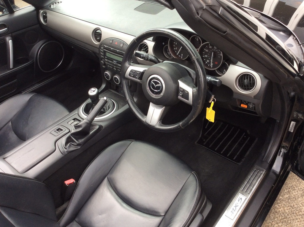 Mazda MX-5 2.0 Sport Tech Coupe Black #3