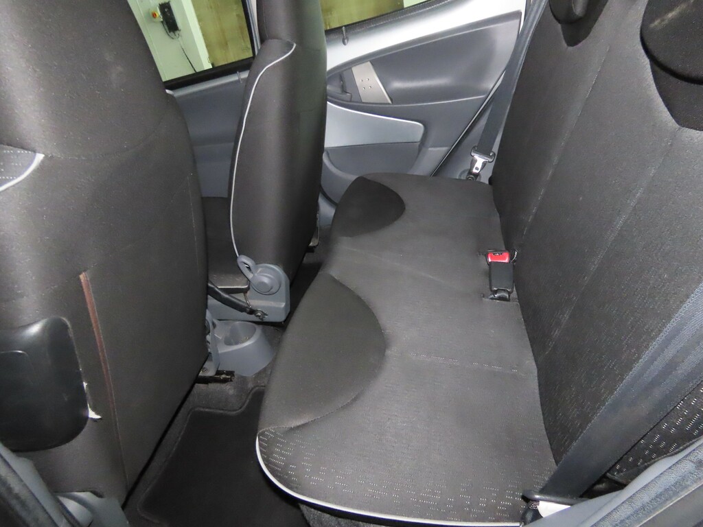 Peugeot 107 Urban S-a Silver #4