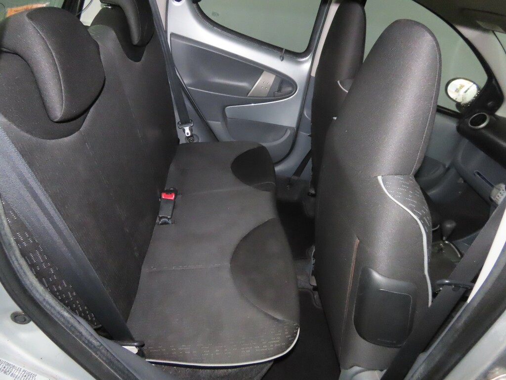 Peugeot 107 Urban S-a Silver #5