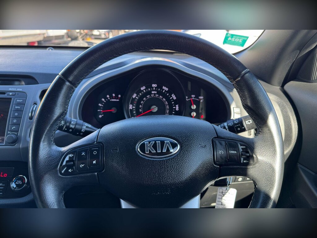 Kia Sportage 2 White #20