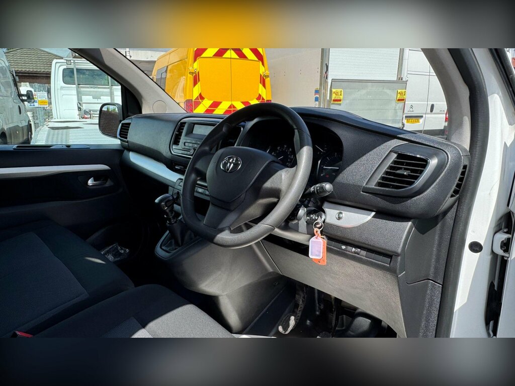 Toyota PROACE 1.5D Icon Medium Panel Van Mwb Euro 6 6Dr White #13