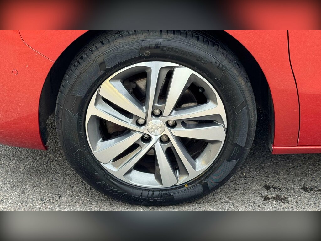 Peugeot Traveller Allure Red #45