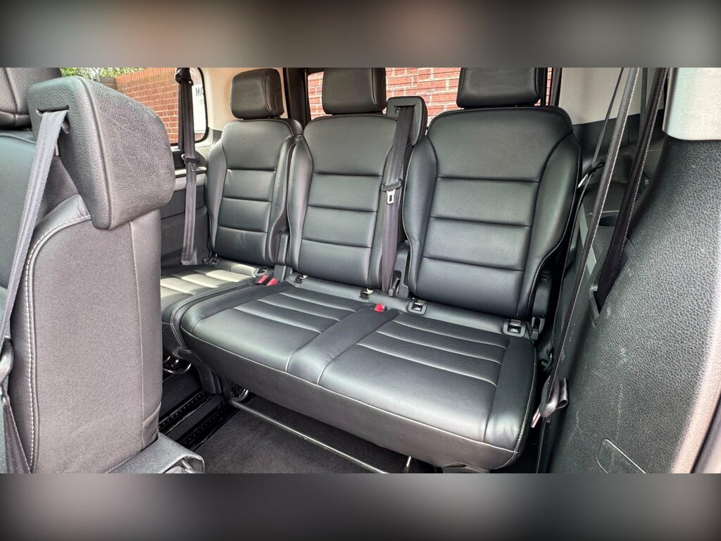 Peugeot Traveller Allure Red #20