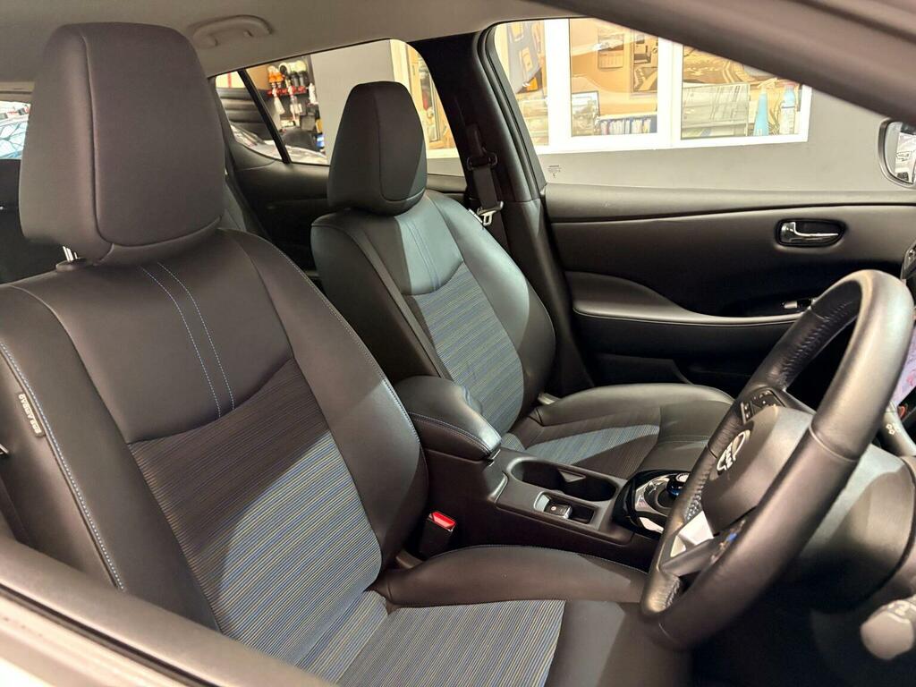 Nissan Leaf 110Kw Tekna 39Kwh Hatchback Black #28