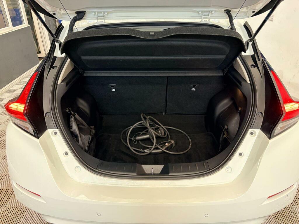 Nissan Leaf 110Kw Tekna 39Kwh Hatchback Black #7