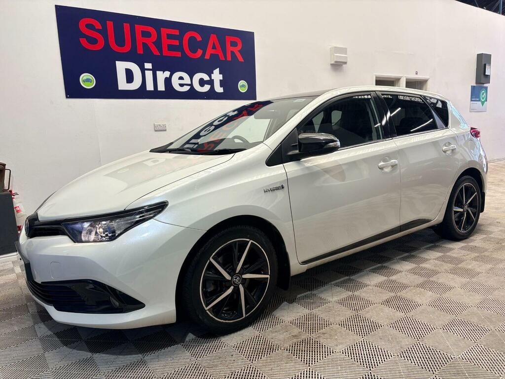 Toyota Auris Hatchback 1.8 Vvt-h Gb25 Cvt Euro 6 Ss Saf White