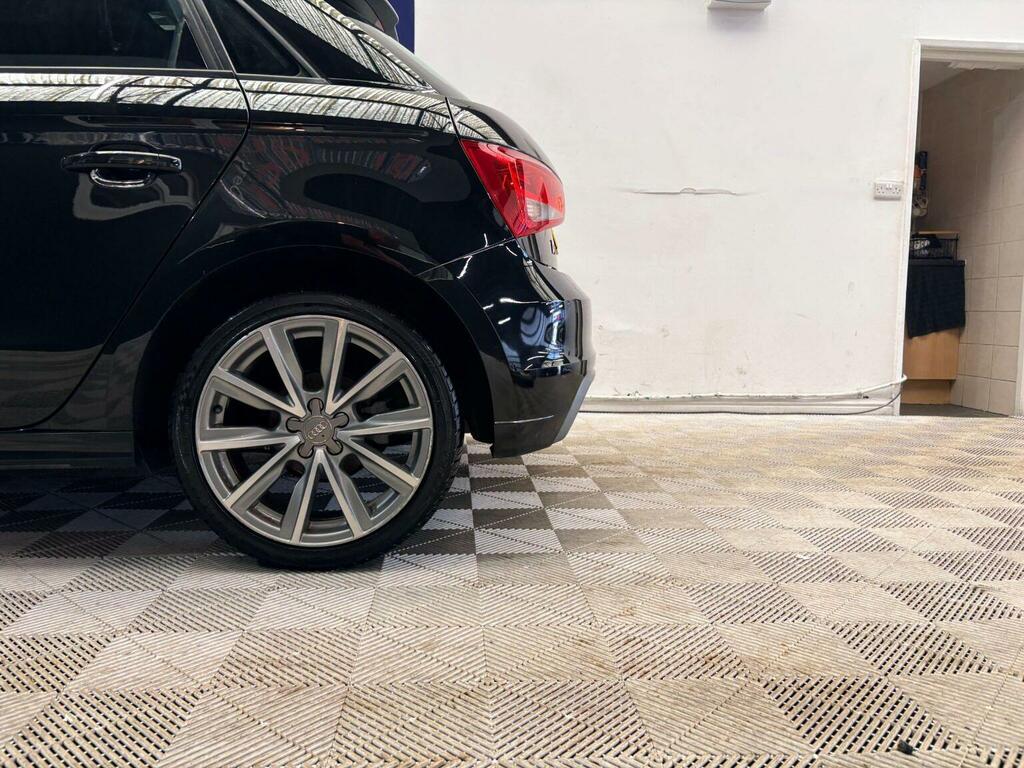 Audi A1 1.0 Tfsi 30 Technik Sportback Black #6