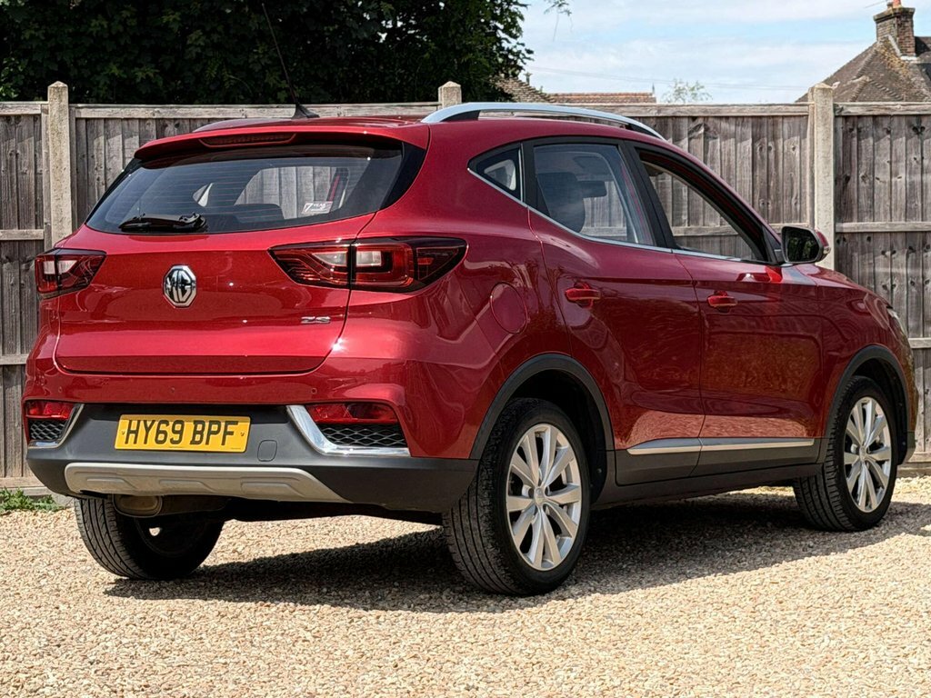 MG ZS 1.5L Excite Red #3