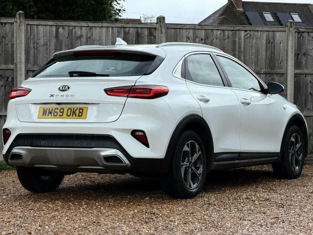 Kia Xceed 1L 2 White #3