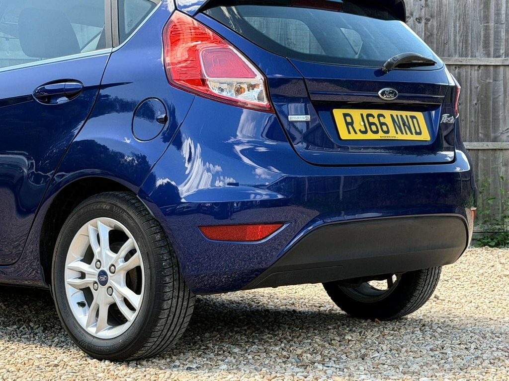 Ford Fiesta Black #20