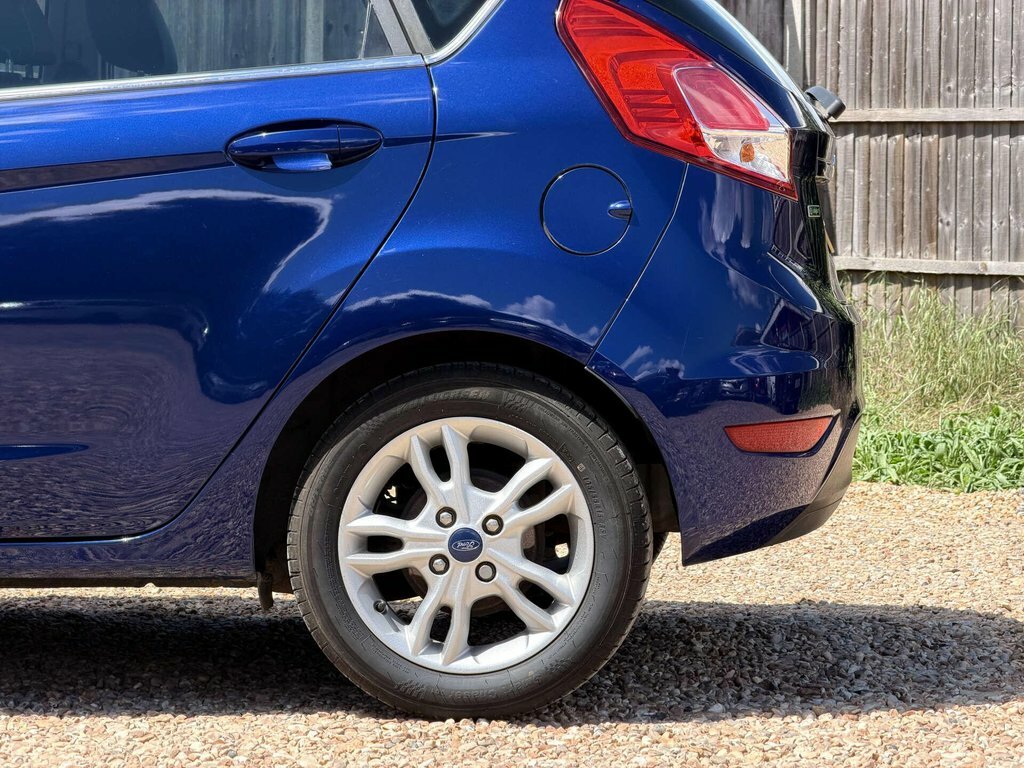 Ford Fiesta Black #19