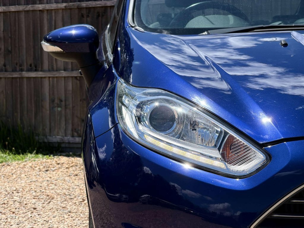 Ford Fiesta Black #16