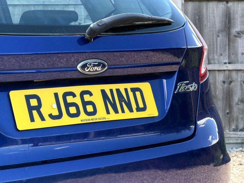 Ford Fiesta Black #21